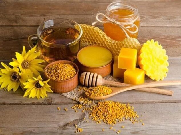 Il miele è uno dei rimedi popolari più efficaci per aumentare la potenza negli uomini. 